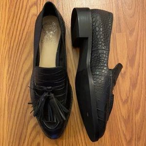 VINCE CAMUTO loafers